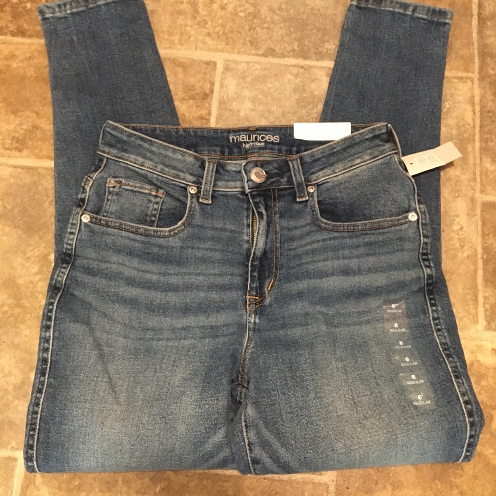 Maurices Size 5/6 Girlfriend Jeans